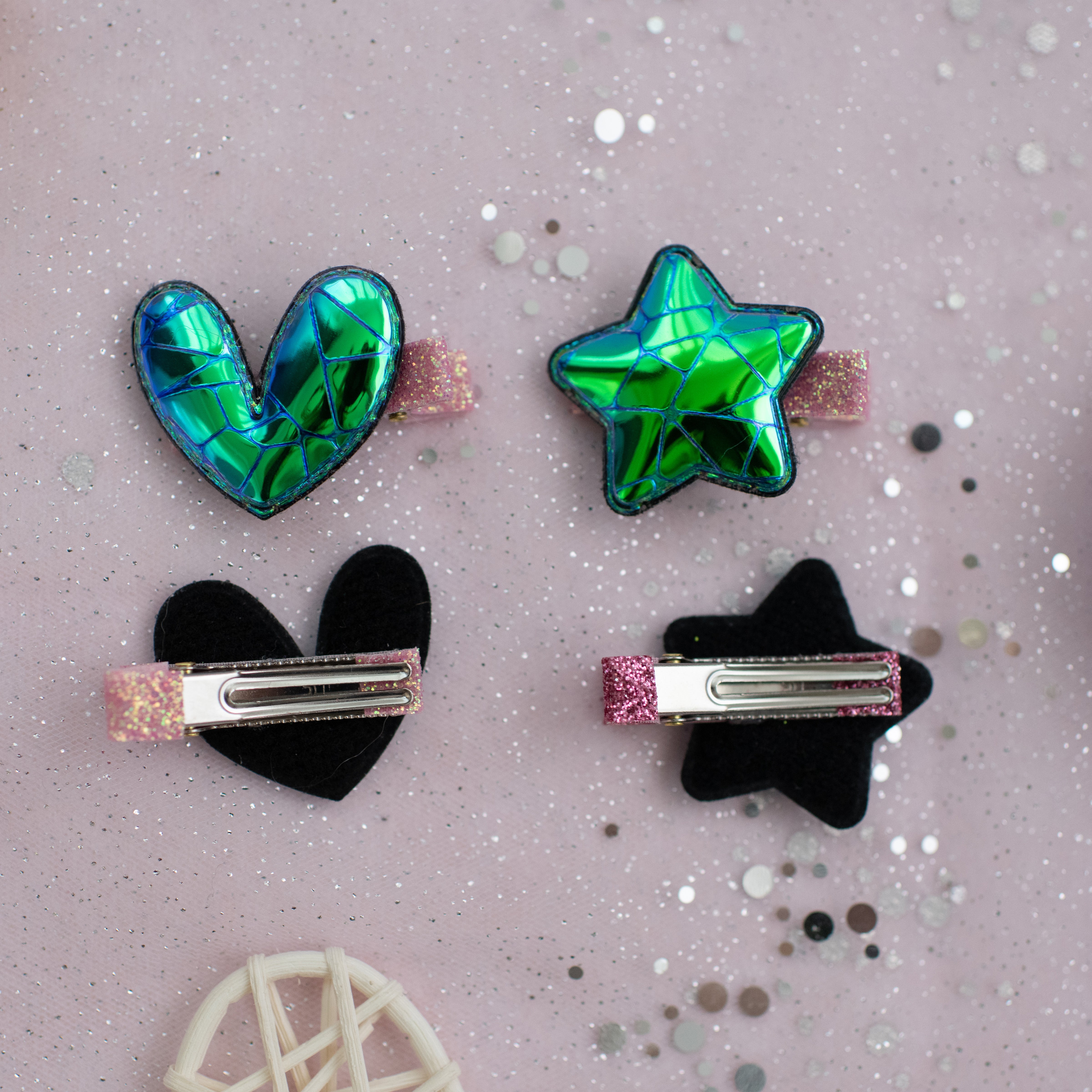 Girls' 10pk Holographic Star &amp; Heart Barrette Hair Clip Gift Set