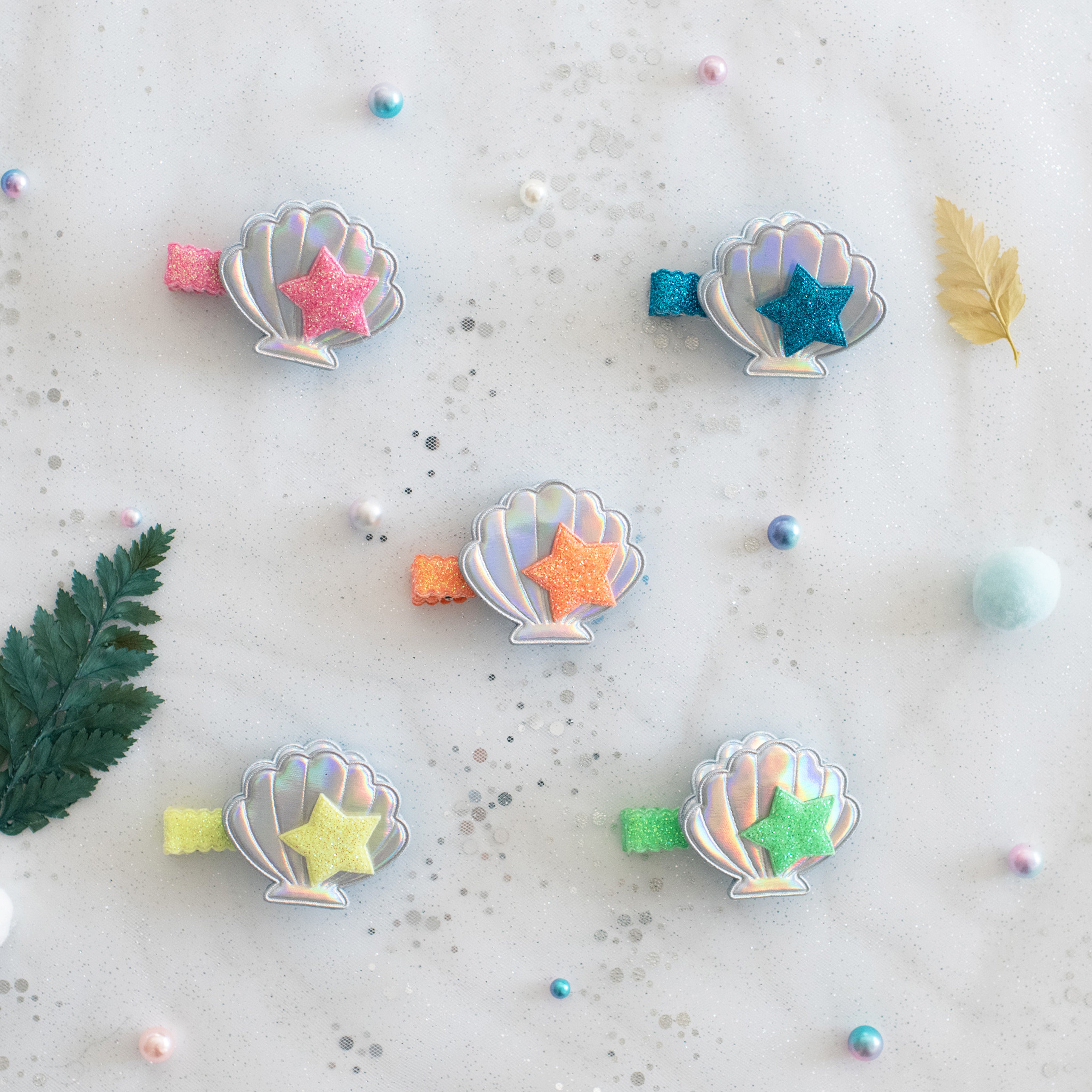 Girls' 2pk Glitter Sequin Mermaid Tail &amp; Pearl Seashell Hair Clip Set
